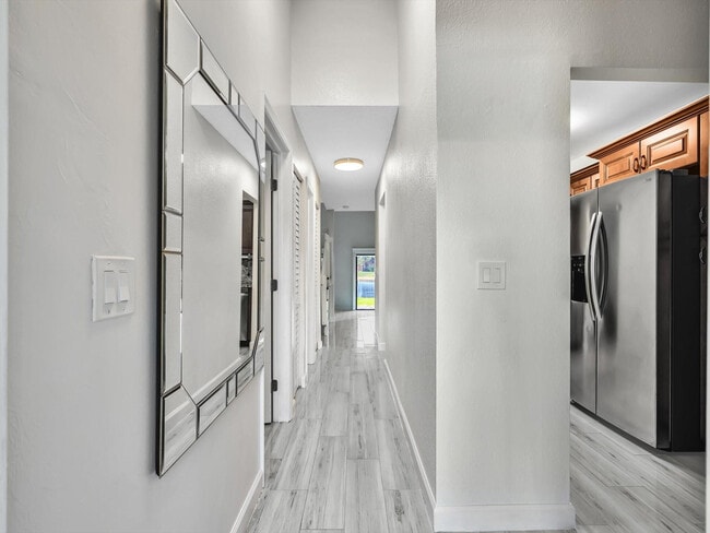 Building Photo - 4182 S Pine Island Rd