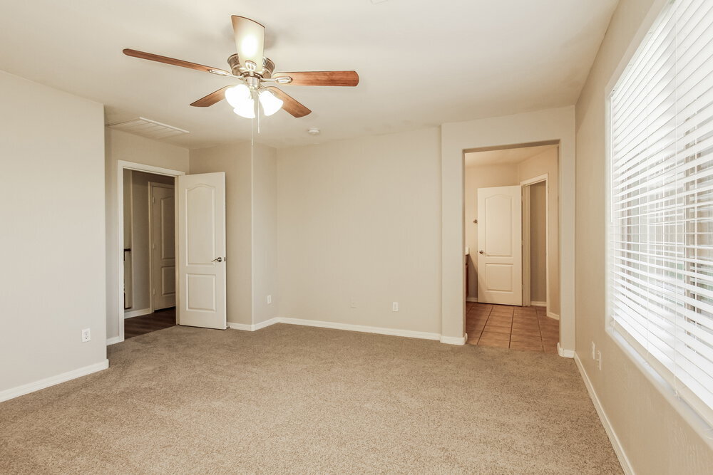 Building Photo - 17520 W Mauna Loa Ln