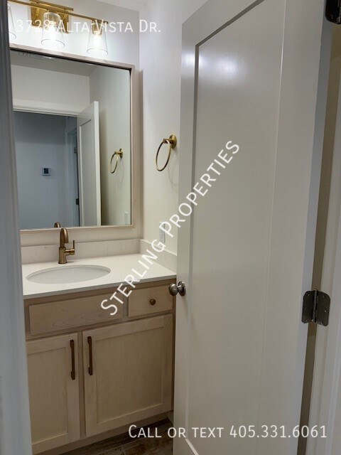 Building Photo - 3728 Alta Vis Dr