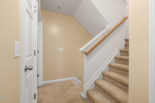 Building Photo - 401 Coalinga Lane