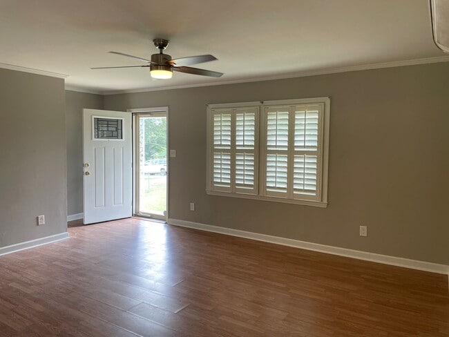 Building Photo - 2 bed, 1 bath house located in Siler City!