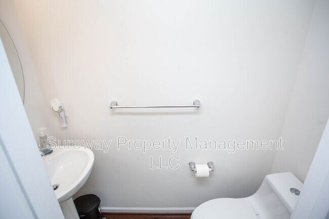 Building Photo - 172 Fela Dr