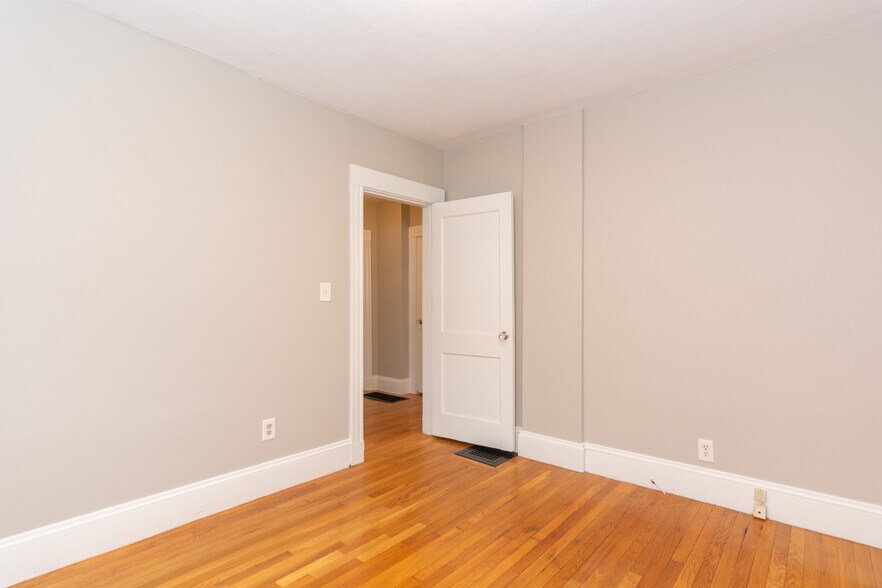 Building Photo - 39 Gould St