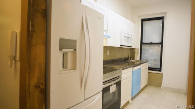 Building Photo - 139 W 139th St
