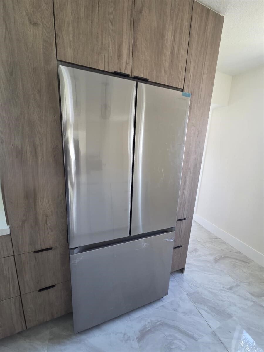 Building Photo - 2615 NW 62nd Ave