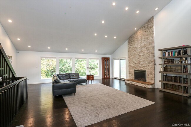 Building Photo - 35 Old Pond Rd