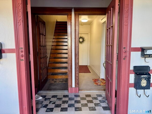 Building Photo - 804 Edgewood Ave