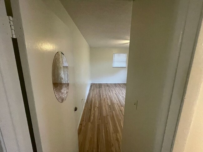 Building Photo - 5602 Montana Ave