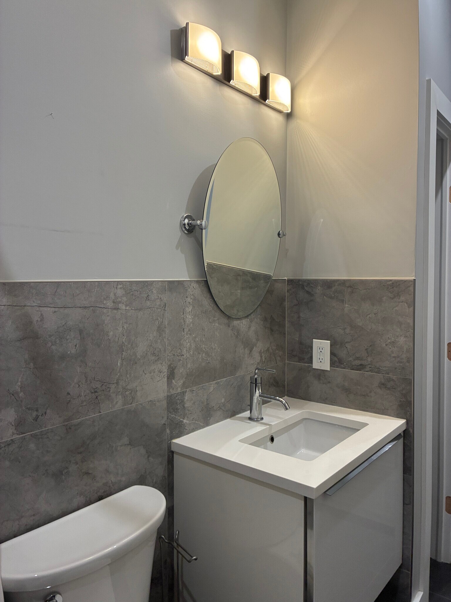 Bathroom #1 - 100 Oak St