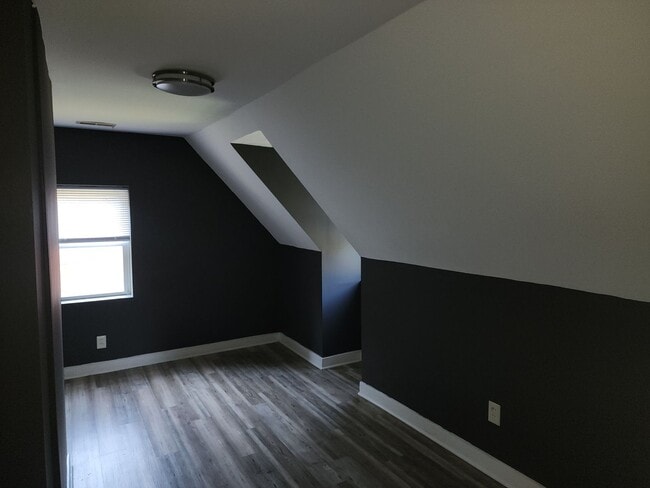 Building Photo - Lovely Brick Home in Established Neighborh...