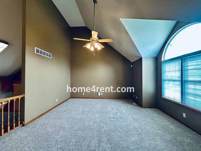 Building Photo - Spacious Four Bedroom Home in KCMO w/ Bran...
