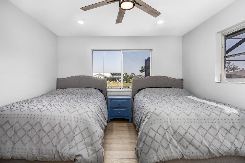 Building Photo - 1047 SE 30th Terrace