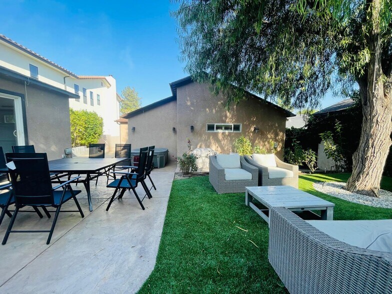 Building Photo - 17946 Valley Vista Blvd