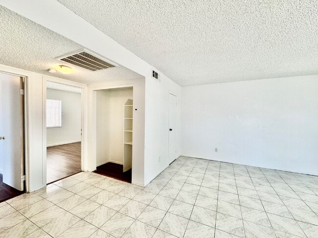 Building Photo - DOWNSTAIRS CONDO | RECENLY REHABBED 2 BEDROOM 1 BATH | ACROSS FROM CSN CHEYENNE