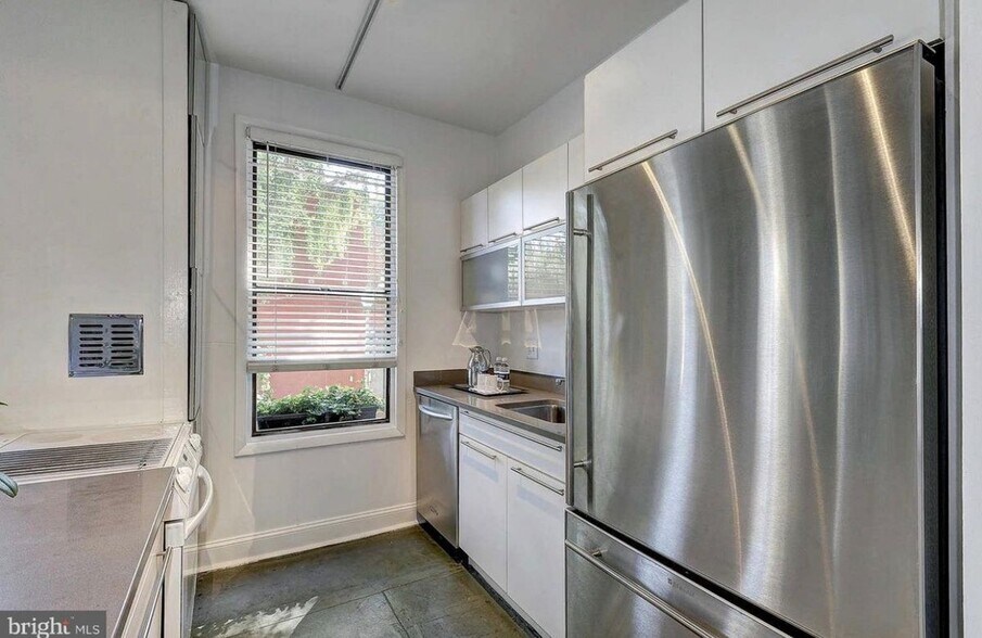 Building Photo - 1822 15th St NW