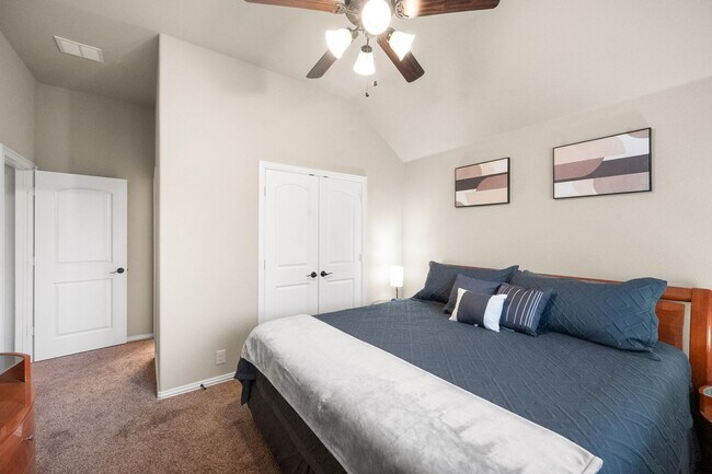 Building Photo - Fully Furnished Home in South Grand Prairie near Joe Pool Lake