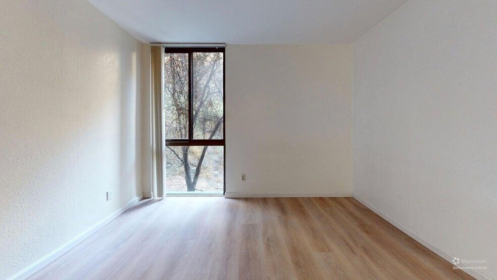 Building Photo - 555 Pierce St