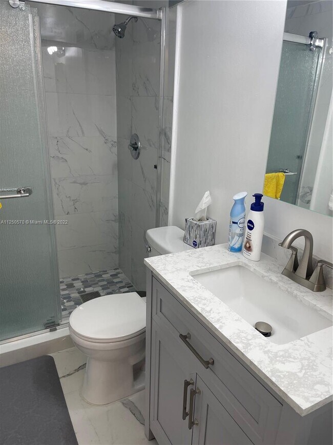 Building Photo - 3725 S Ocean Dr