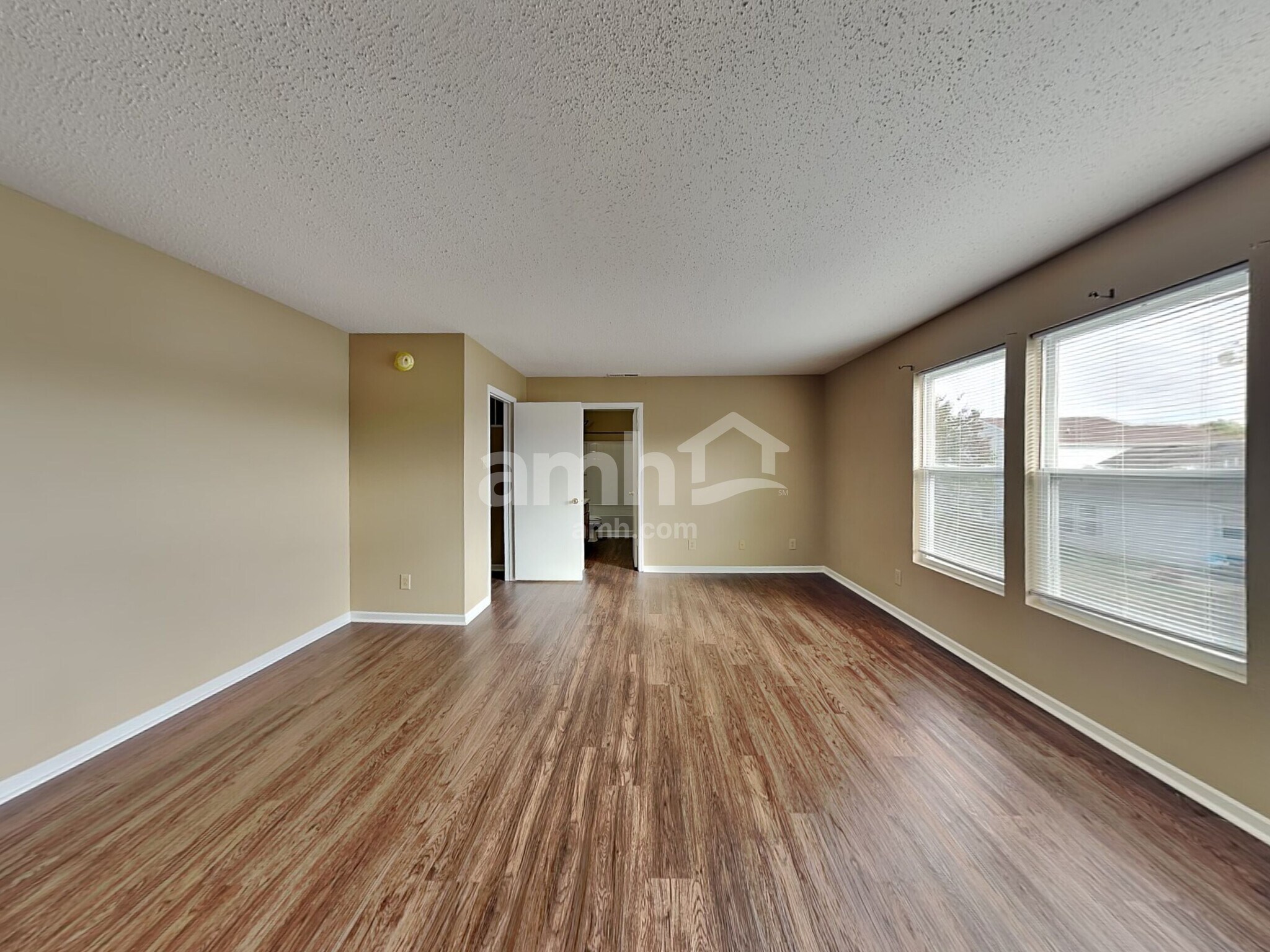 Building Photo - 10856 Grace Dr