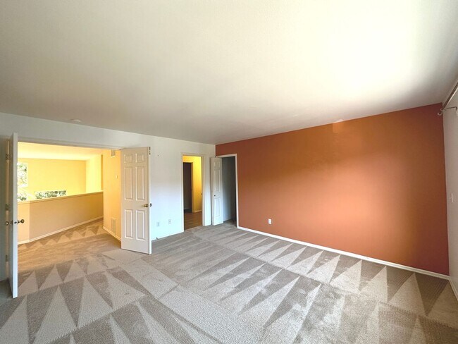 Building Photo - 3Bd/2.5Ba Kirkland House