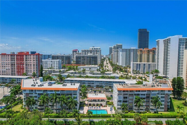 Building Photo - 3181 S Ocean Dr