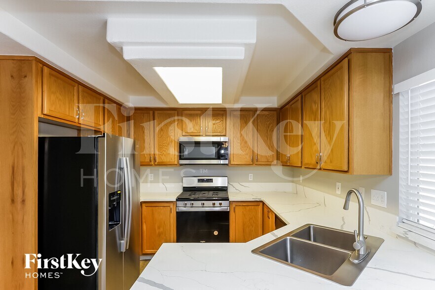 Building Photo - 10174 Pennyroyal St