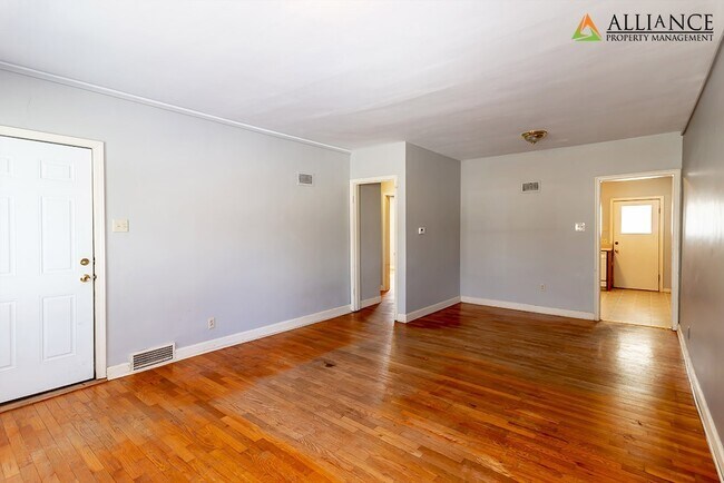 Building Photo - 1609 Poyntz Ave