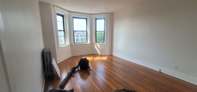 Building Photo - No Fee! Newly Renovated Luxury Split!  Heat & Hot Water Included.  Near T!  Great for BU Students