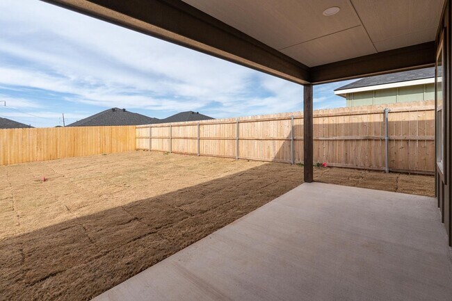 Building Photo - Stylish 3/2 Home with Open Concept Living — 15 Min to Stargate