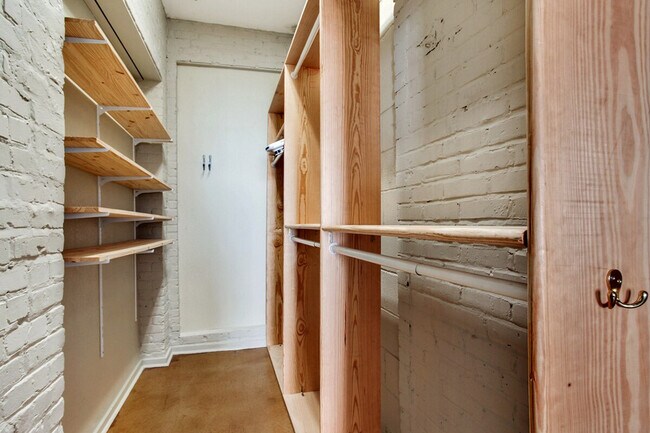 Building Photo - 1041 Constance St