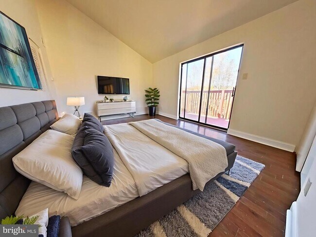 Primary Photo - 828 N 26th St