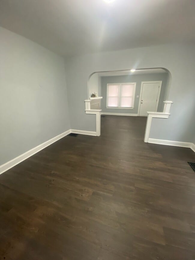 Building Photo - 834 Siebert St