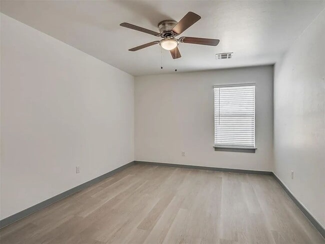 Building Photo - Turnkey 3-Bedroom Home in NW OKC – Perfect for Pets!