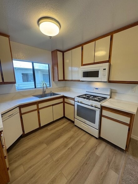 Building Photo - 501 S Shelton St