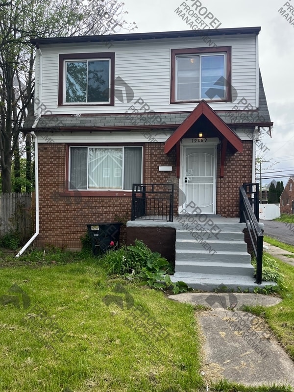 Primary Photo - 19269 Hawthorne St