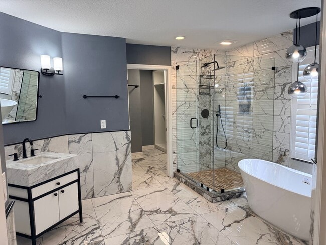 Building Photo - 603 Canne Pl
