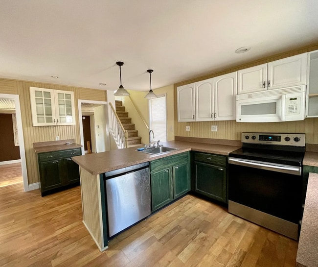 Building Photo - Charming 2-Bedroom Single-Family Home – Pr...