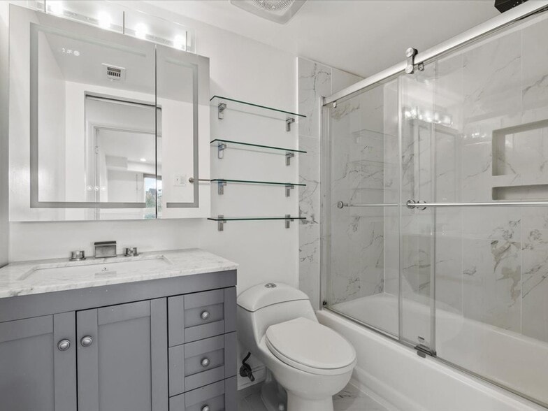 Bathroom 1 - 5608 Bloomfield Dr