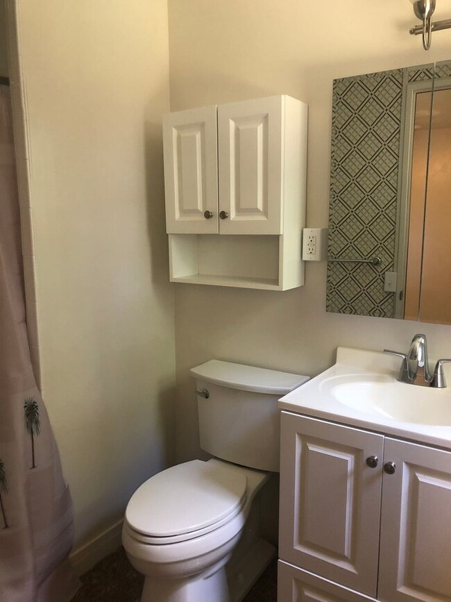 Building Photo - ENCHANTED LAKES 3/2/1, ENJOY KA'ELEPULU CANAL IN YOUR BACKYARD