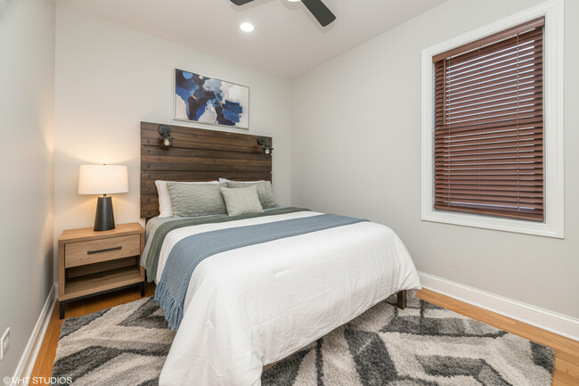 Building Photo - 2009 W 17th St