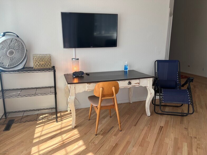 Streaming only flat screen TV - 302 E Uintah St