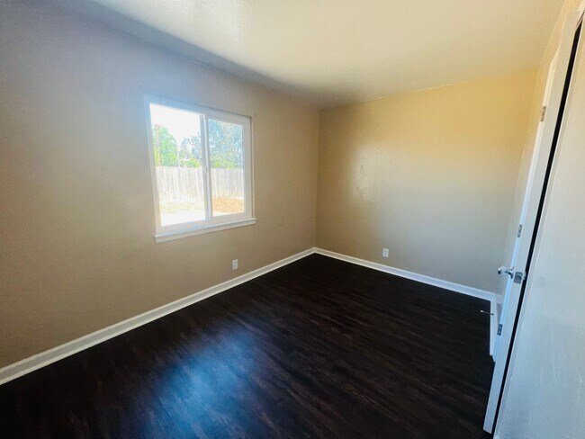 Building Photo - 8893 Kelsey Dr