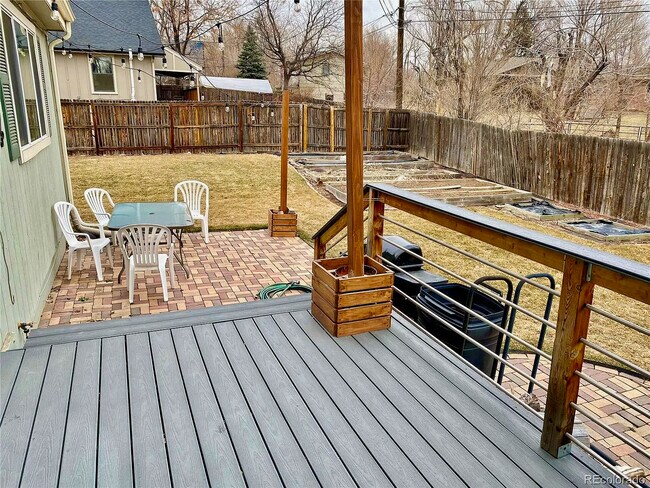 Building Photo - 1322 Vivian St