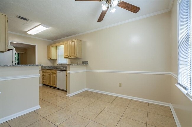 Building Photo - 2928 Governors Ct