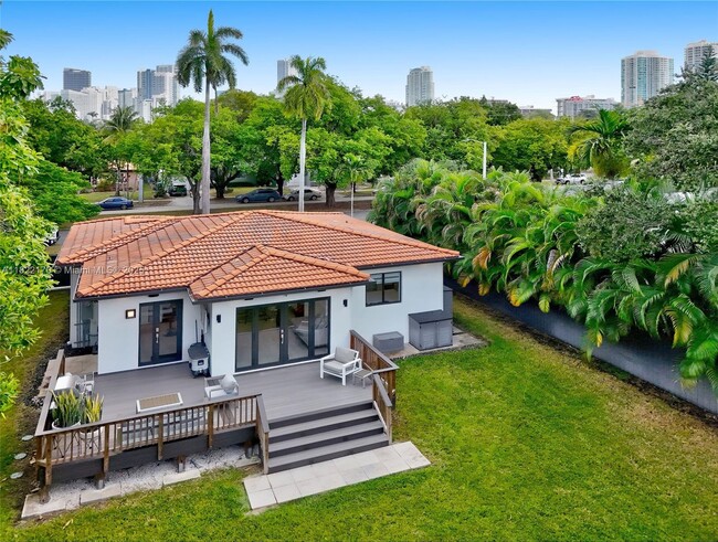 Primary Photo - 130 SW 25th Rd