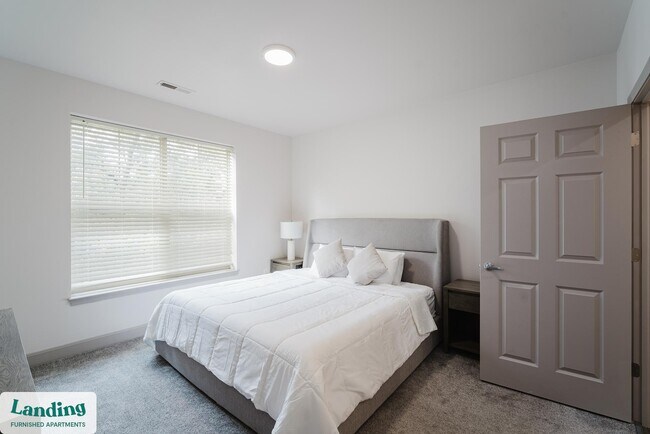 Building Photo - 3031 Eden Ave