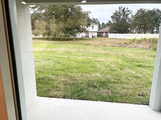 Building Photo - 4 BEDROOM 2 BATHROOM HOUSE FOR RENT