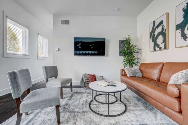 Building Photo - 940 Piedmont Ave NE