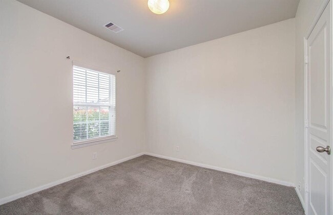 Building Photo - 3102 Gianna Springs Ct