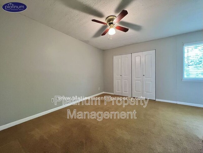 Building Photo - 63 Sandalwood Cir